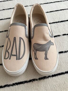 NEW Bad Donkey Sneakers Size 8.5 🫏